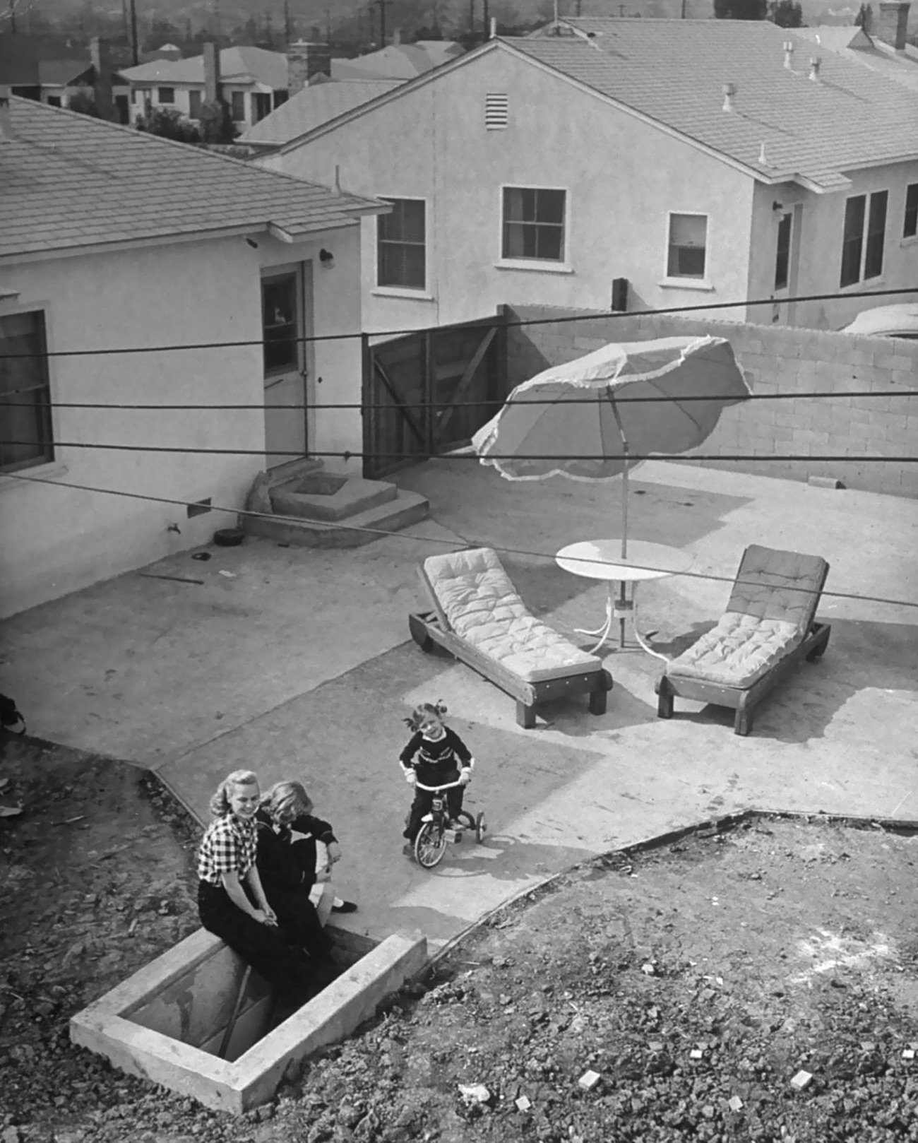 Fallout shelter in the backyard, 1950s 